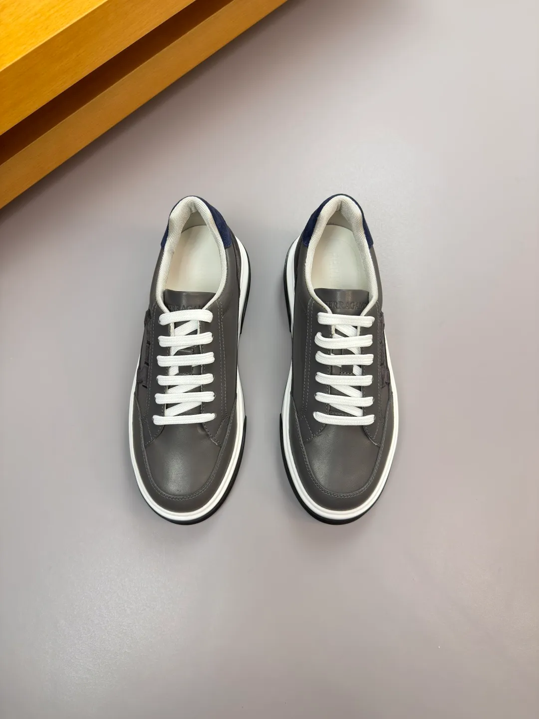 Men's men's shoes 💰440 [New style] 🏃‍♂️🏃‍♂️[Ferragamo] Ferragamo - High-end quality original order·Casual sports shoes -Upper: 🔝Nappa calfskin, suede calfskin, shoe body. Sewing brand totem, tongue air pressure brand logo -Inner: water-dyed cowhide -Outsole: ultra-light TPU foam rubber; molded outsole -Ultra-high quality control and fine workmanship: outstanding (high-end, extravagance, grade) -Size: 38-45 (46, can be customized)